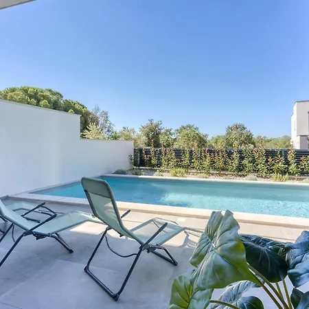Casa Dora With Private Pool Apartment